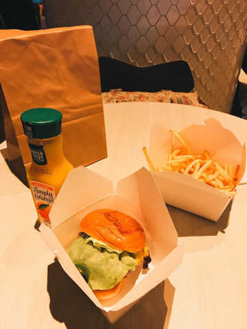 LAX バーガー.jpg